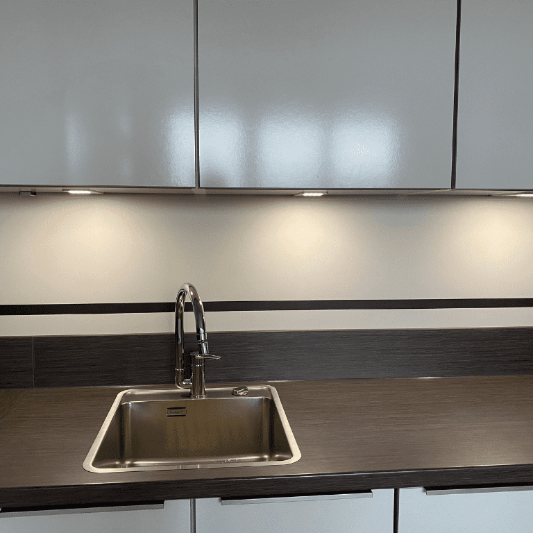 Kuechenrueckwand mit Streifen